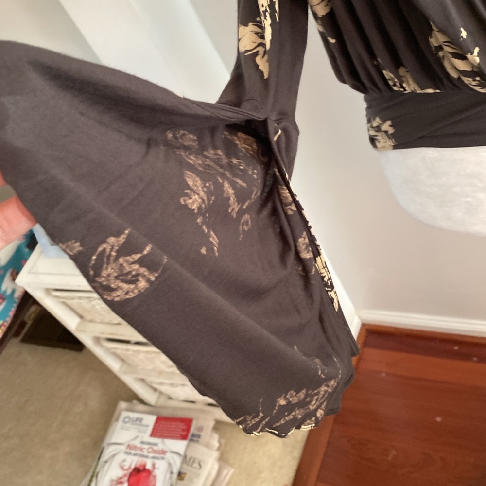 Free people split arm wrap top size small - Picture 3 of 11